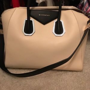 Sale🔥🔥🔥 Authentic Givenchy bag
