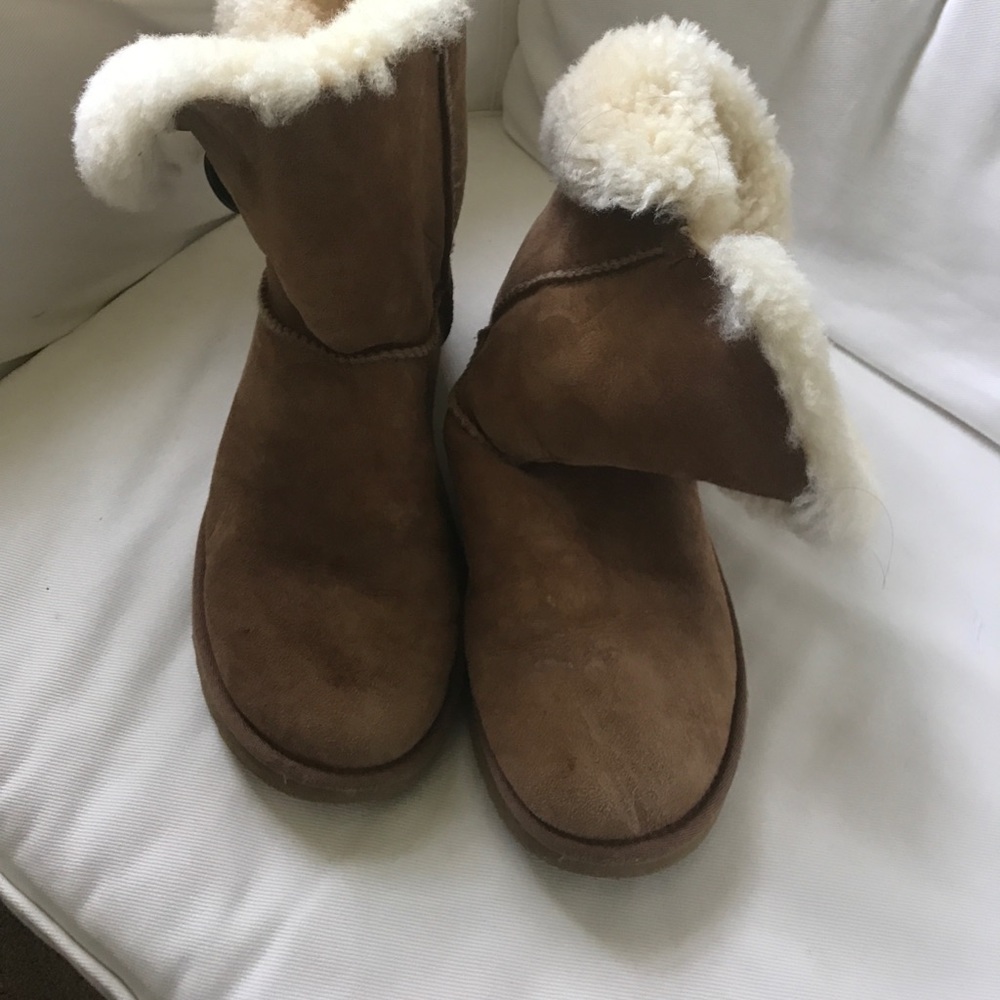 UGG boots good condition. Slightly worn