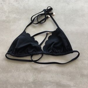 Black scallop bikini top