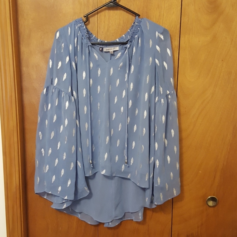 Jennifer Lopez flowy top