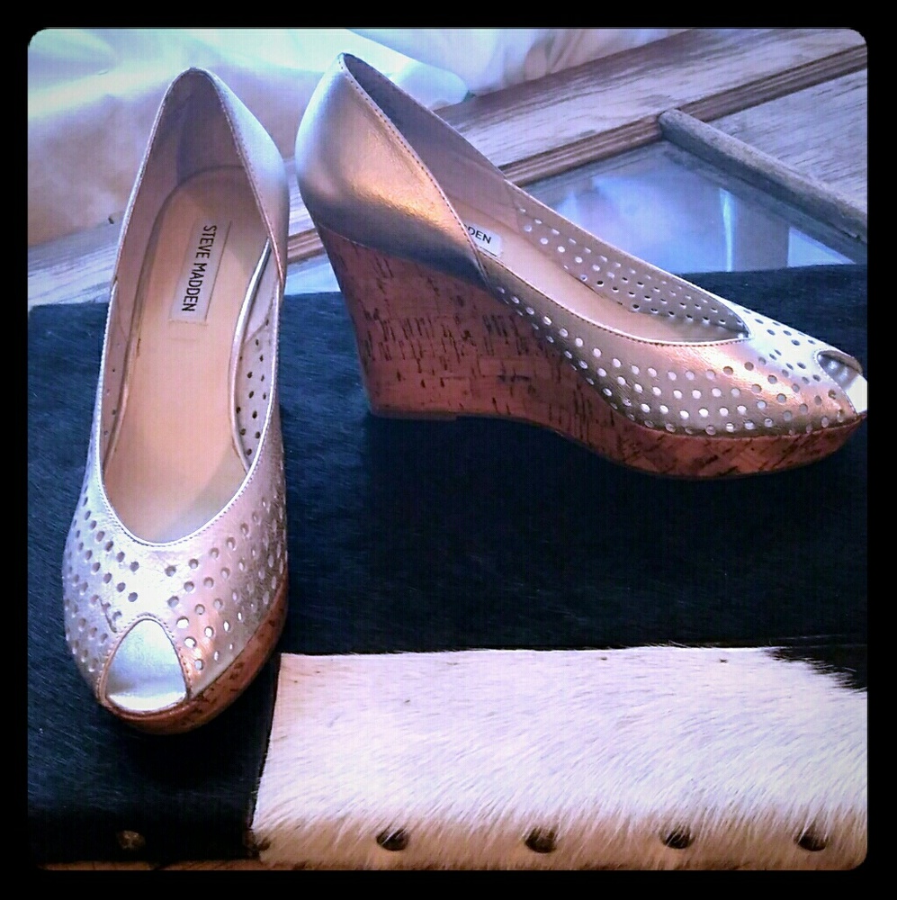 Steve Madden Visible silver leather cork wedge