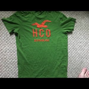 Hollister tee