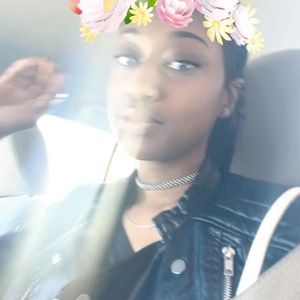 Meet your Posher, Alexis