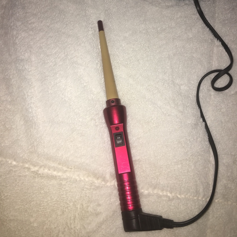 Red curling wand