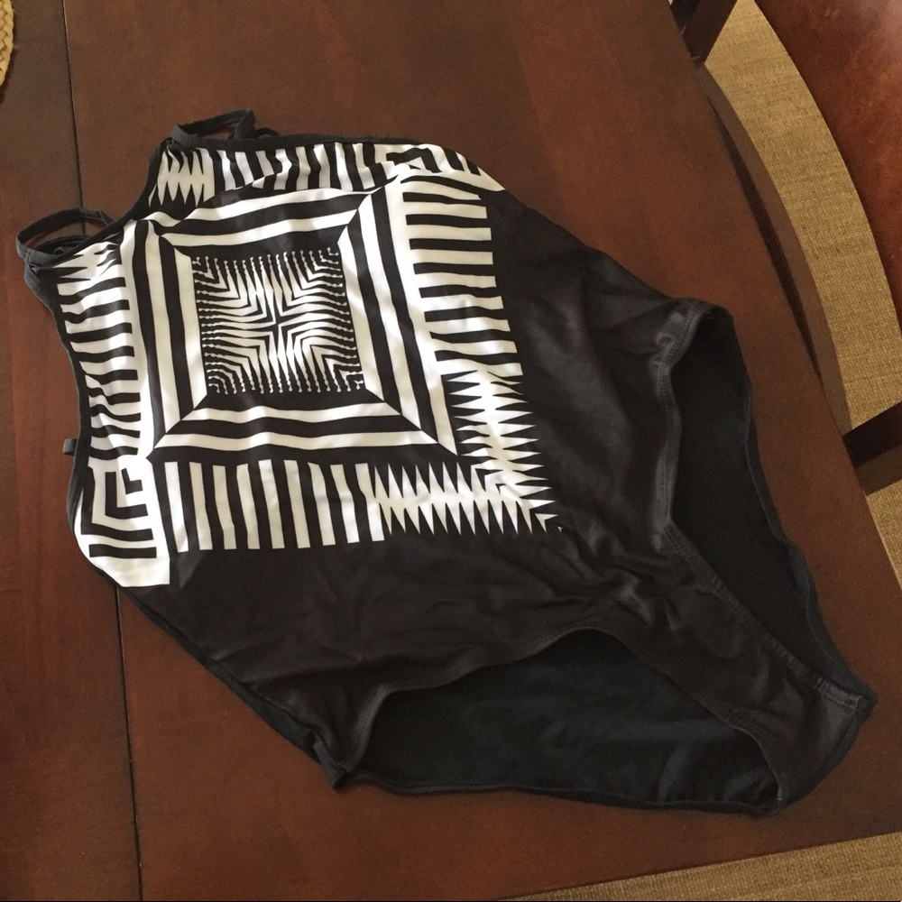 Swim suit