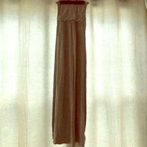 Strapless gray maxi dress.