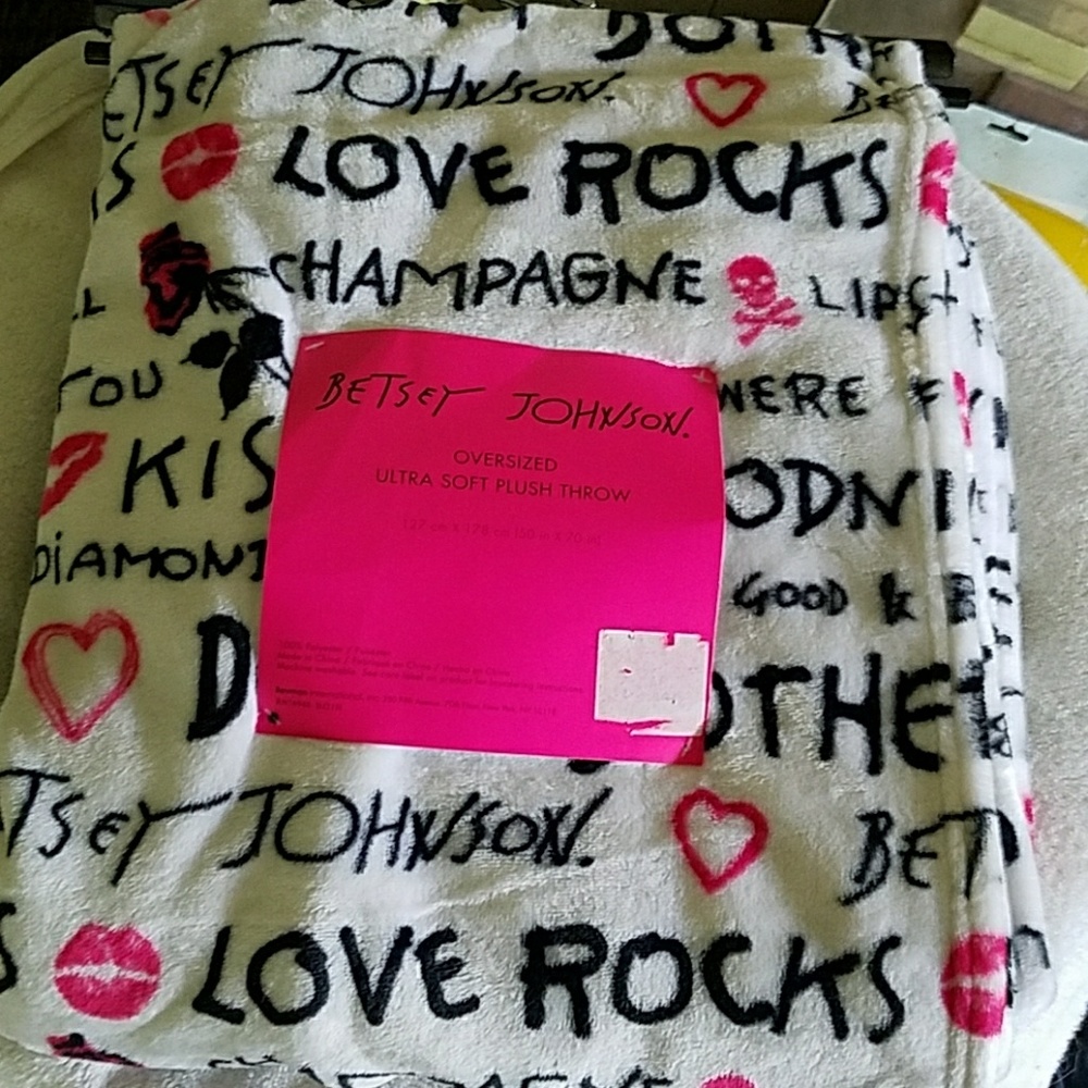 SOLD/ SOLD Betsey Johnson  throw blanket