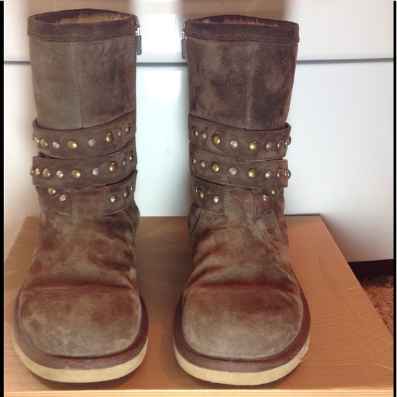 UGGS Shoes - BROWN SUEDE UGGS WITH STUDS