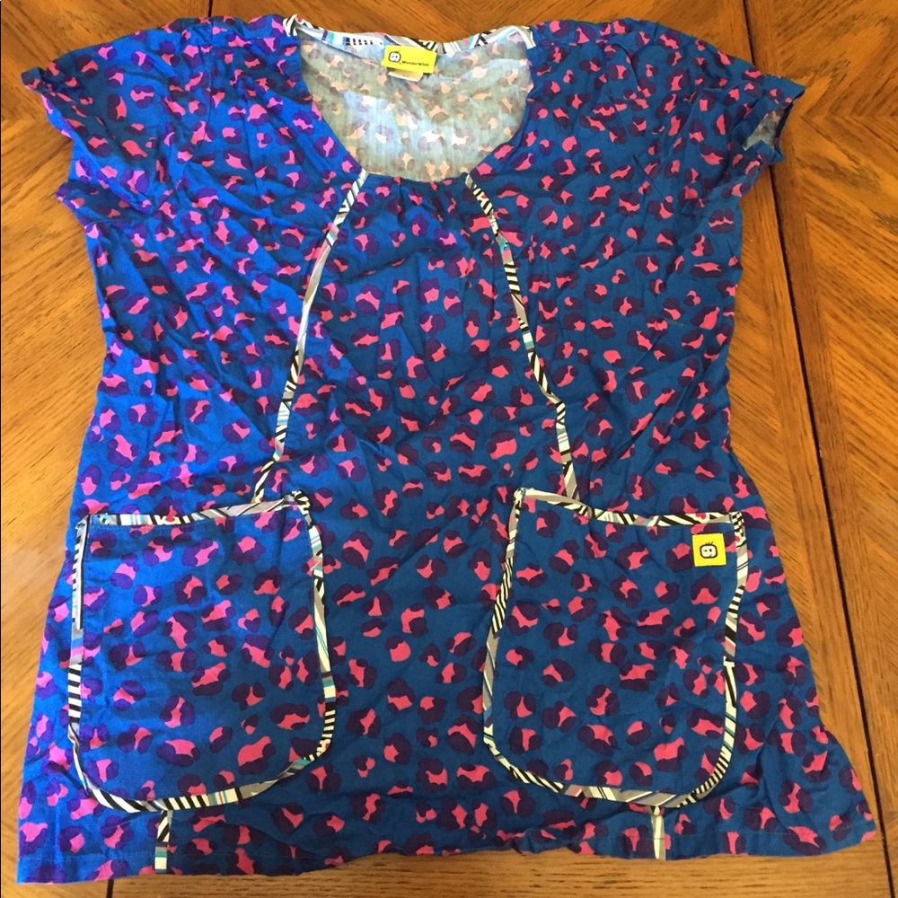 Wonderwink scrub top