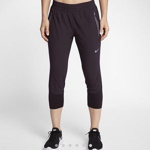 BRAND NEW Nike Cropped Swift Pants