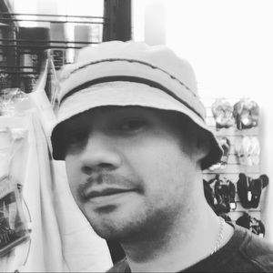 Meet your Posher, Max