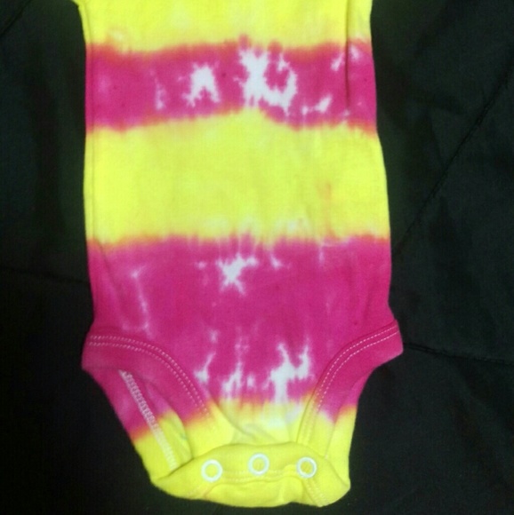 4 piece Infant tie dye onsie with tutu skirt - Picture 5 of 5
