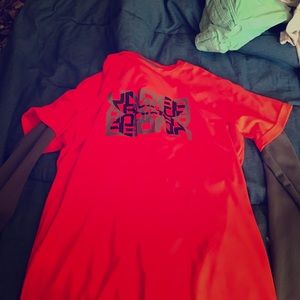 underarmour long sleeve shirt.wore it once.