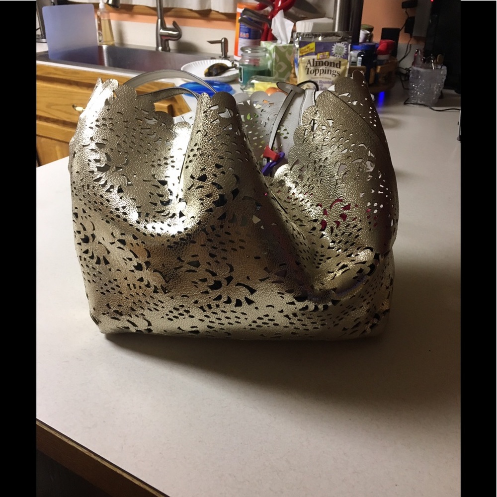 Silver or white purse/tote