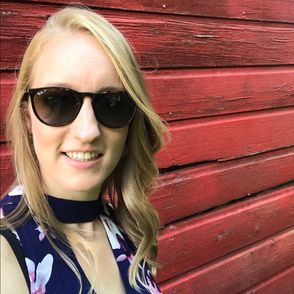 Meet your Posher, Lauren