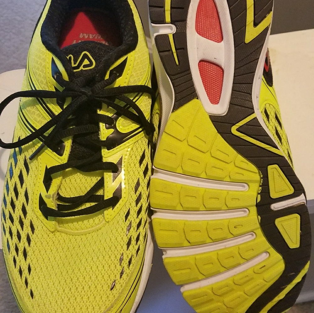 Fila memory foam running shoes