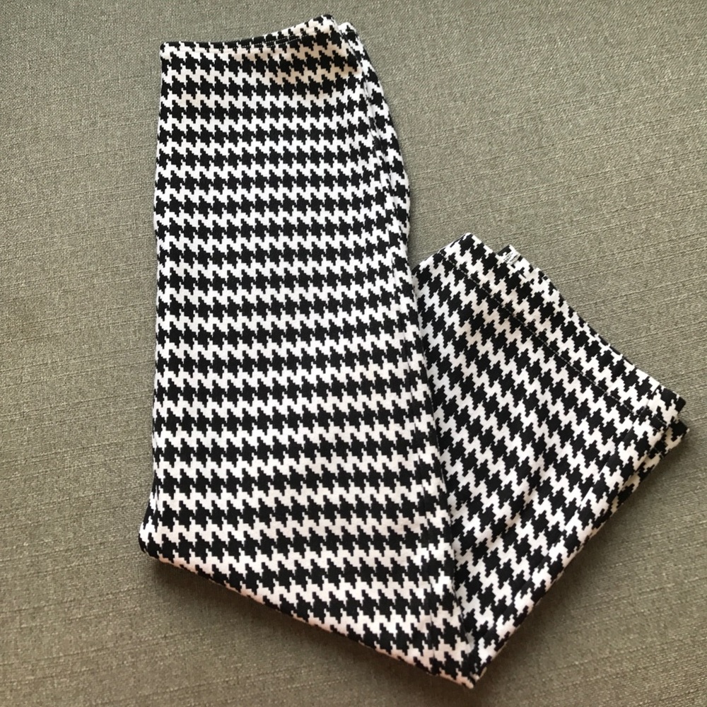 AMERICAN APPAREL BLACK AND WHITE MIDI SKIRT