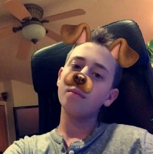 Meet your Posher, Adam