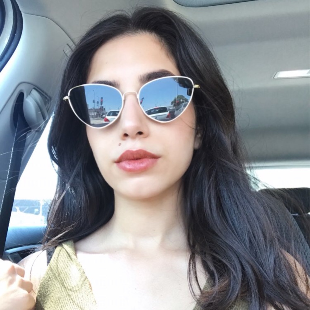 πBrand New Black Cat Eye Retro Sunglasses π - Picture 2 of 7