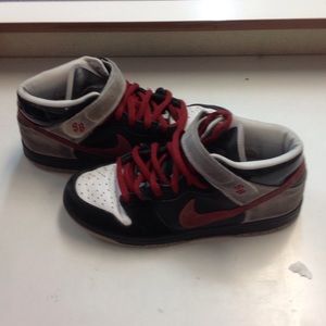 Size 11 Nike Dunk. SB Mid top