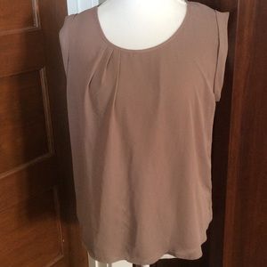 Stunning top with fun details