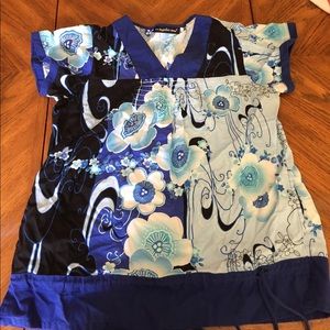Los Angeles rose scrub top