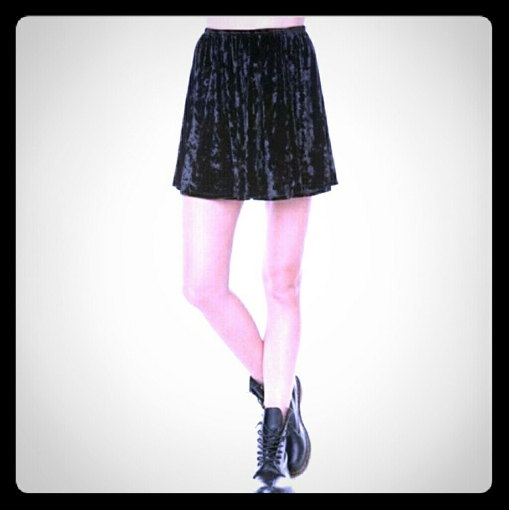 NWOT Brandy Melville black velvet skater skirt