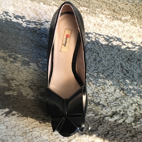 Shoes - Picture 2 of 3