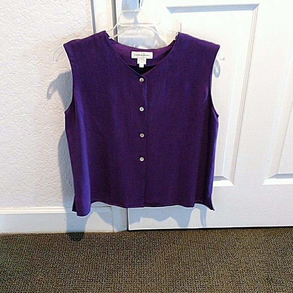 Sleeveless Blouses - Picture 2 of 3