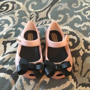 Mini Melissa's, pink with black bows