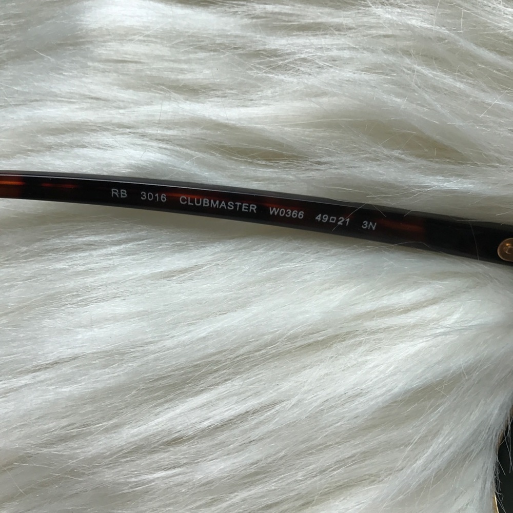 Ray-Ban Clubmaster Sunglasses - Picture 4 of 7