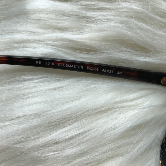 Ray-Ban Clubmaster Sunglasses - Picture 4 of 7