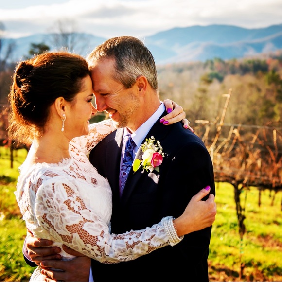 Meet your Posher, Kim - Picture 2 of 3