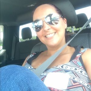 Meet your Posher, April