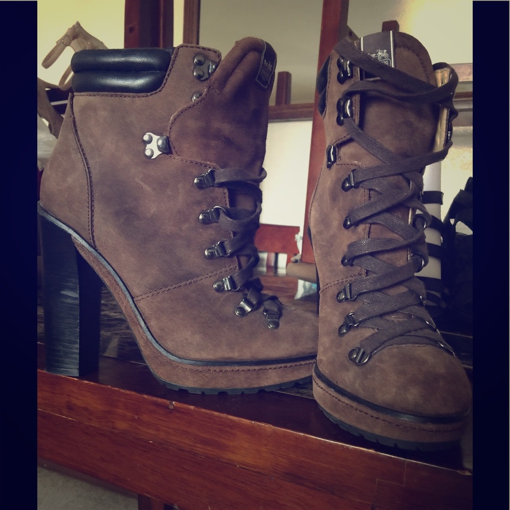 Coach Brown Sued Boots 🔥