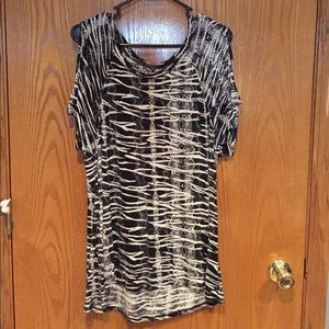 Cold-Shoulder T-shirt