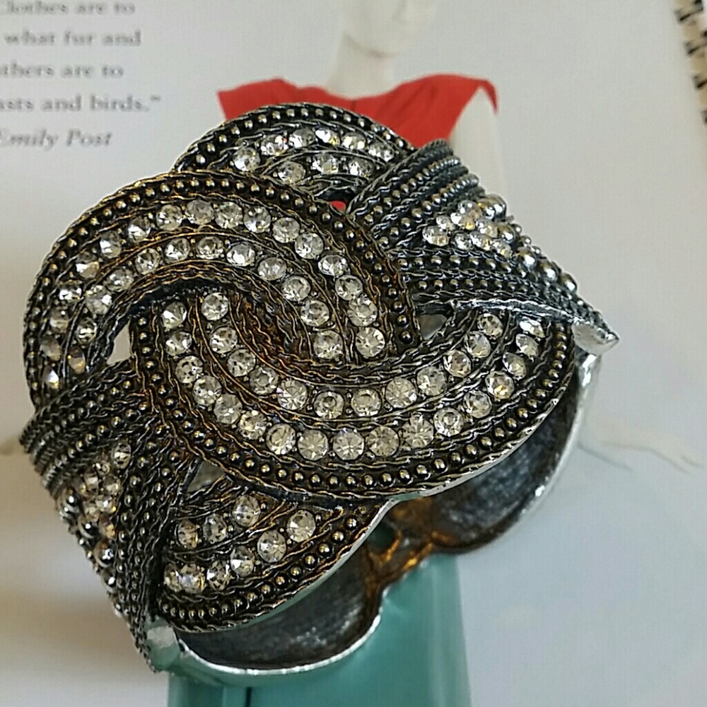 Boutique Bracelet NWOT