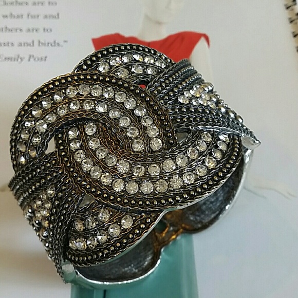 Boutique Jewelry - Boutique Bracelet NWOT