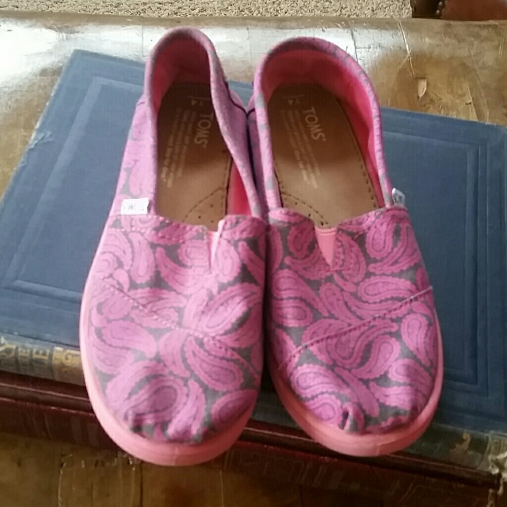 Gently Worn Girls Toms