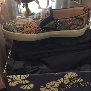 Meet your Posher, Adrienne