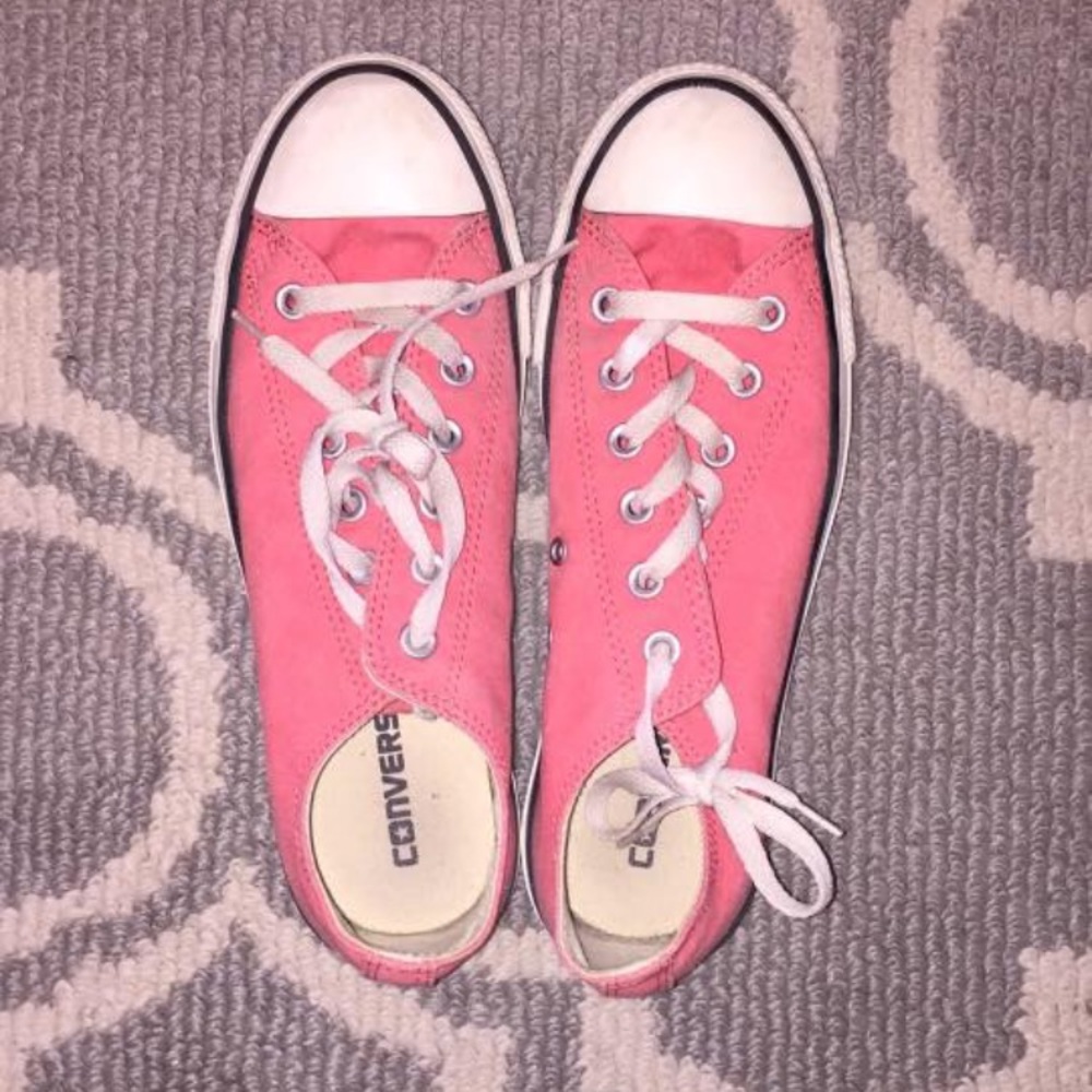 Salmon pink converse