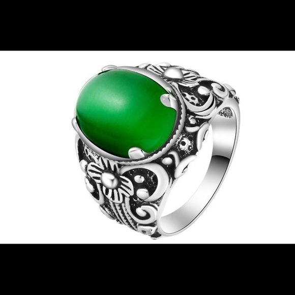 💥💥💥Vintage Green Cat's-Eye Ring - Picture 1 of 4