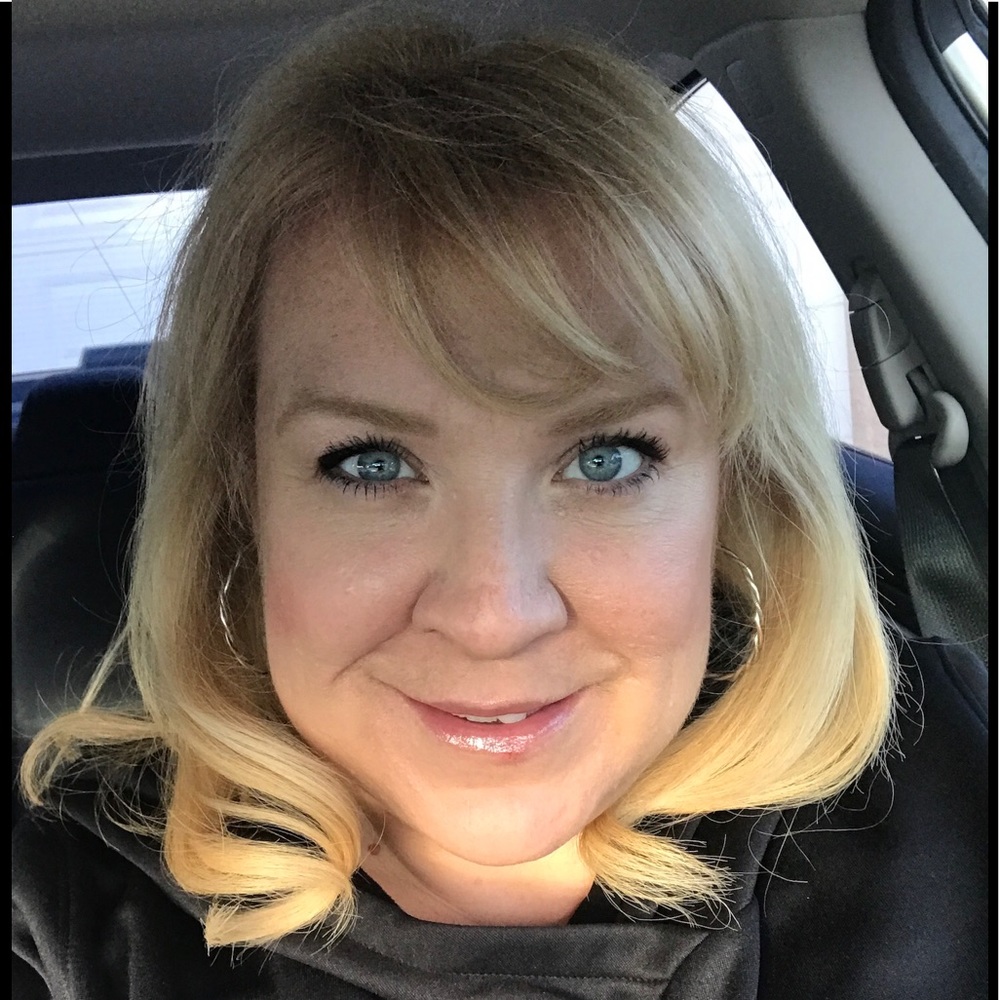 Meet your Posher, Lory