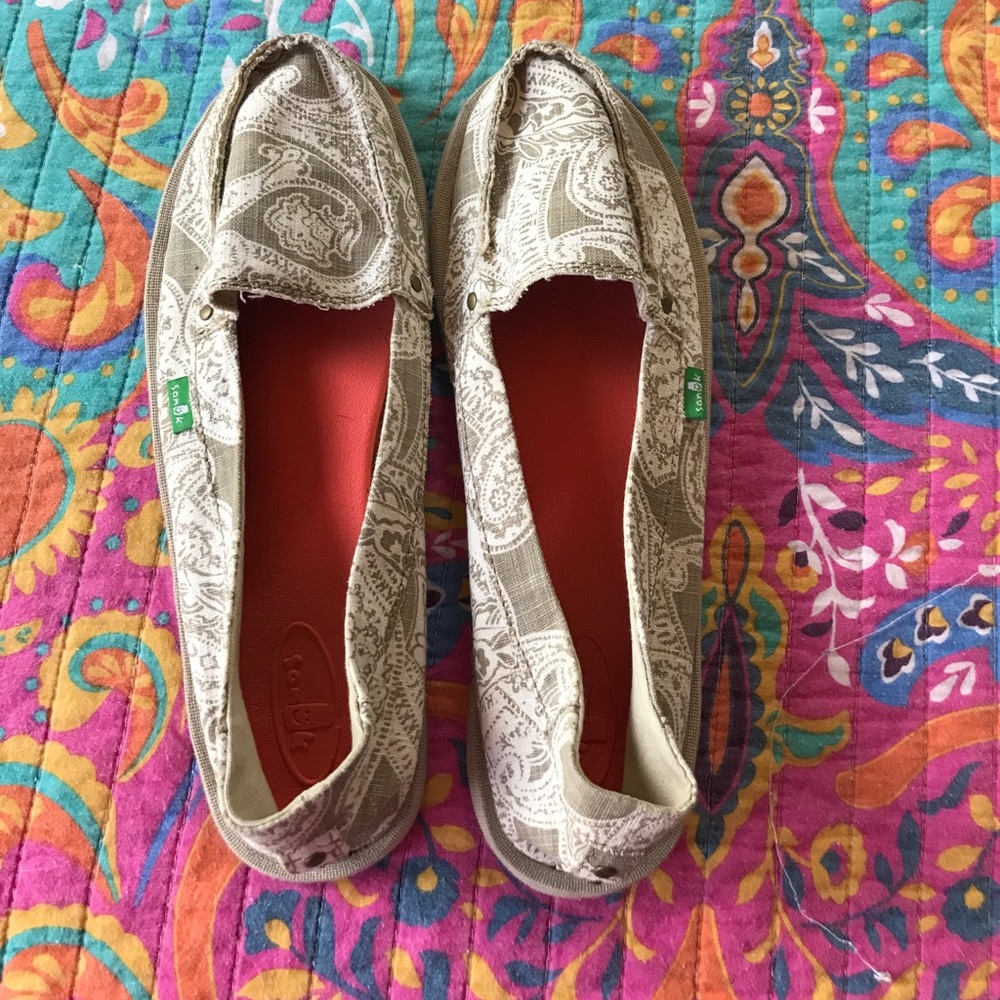 Sanuks