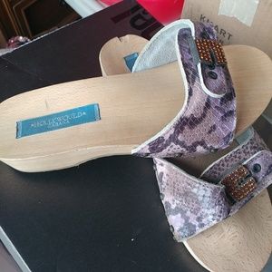 Awesome HOLLYWOULD slip on