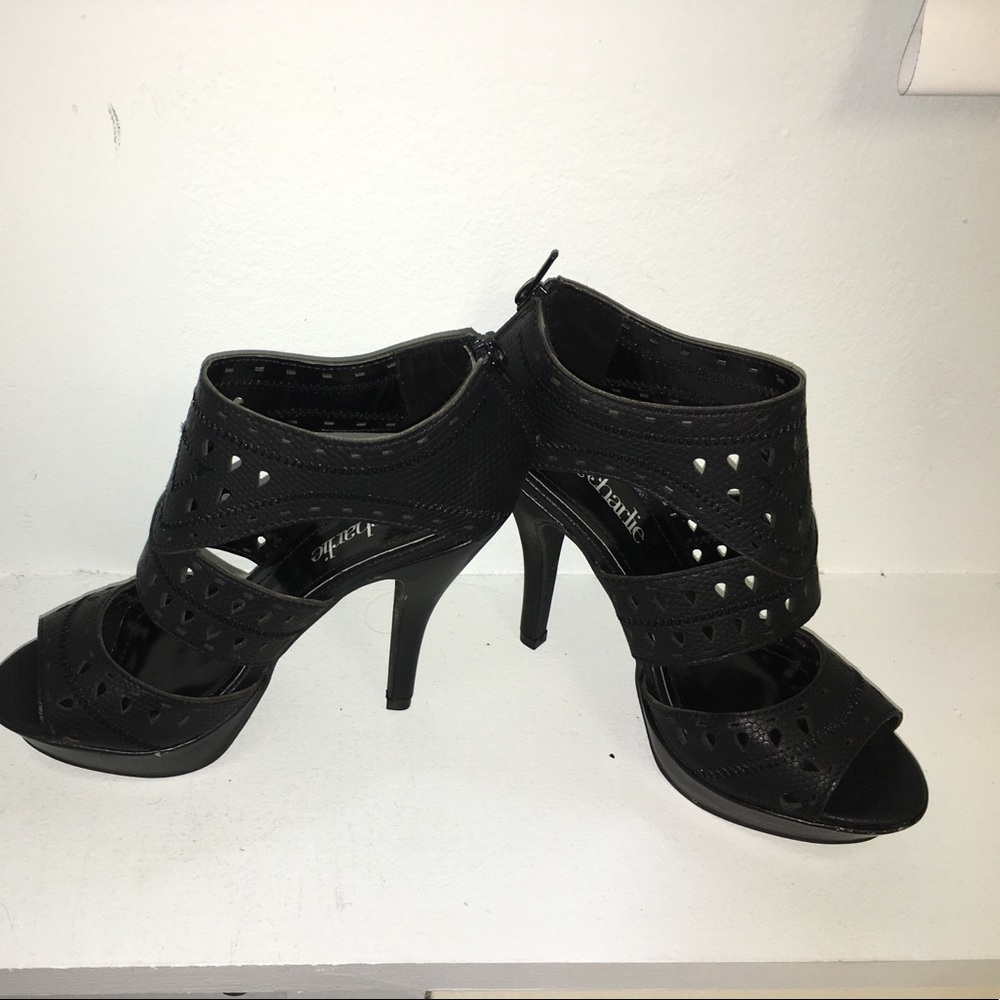 Size 6 black heel