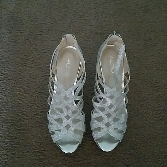 Aldo glittery platform pumps, 5" inch heels - Picture 2 of 4