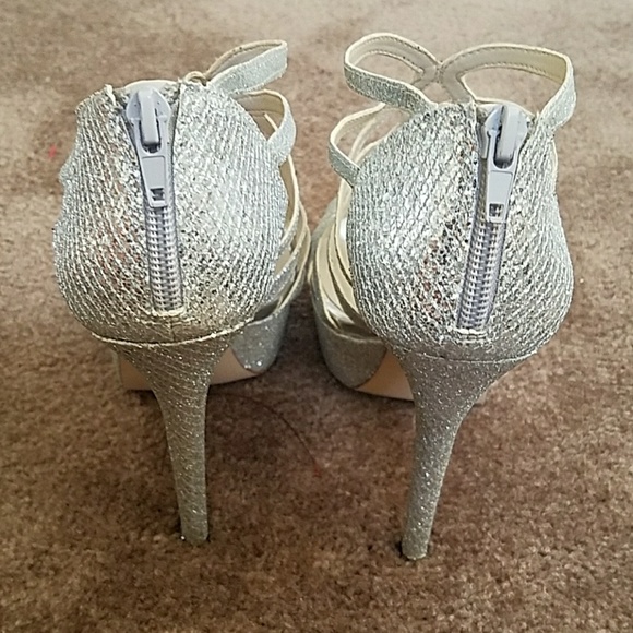 Aldo glittery platform pumps, 5" inch heels - Picture 3 of 4