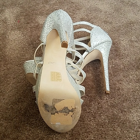 Aldo glittery platform pumps, 5" inch heels - Picture 4 of 4