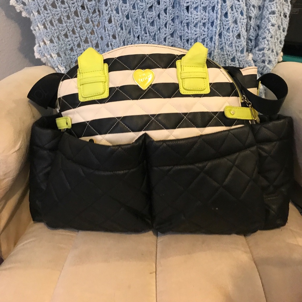 Betsey Johnson Diaper Bag ♥️w/ changing pad.